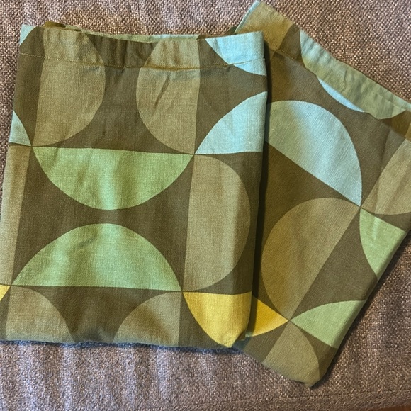 2 CRATE AND BARREL Quadri King Pilllow Shams